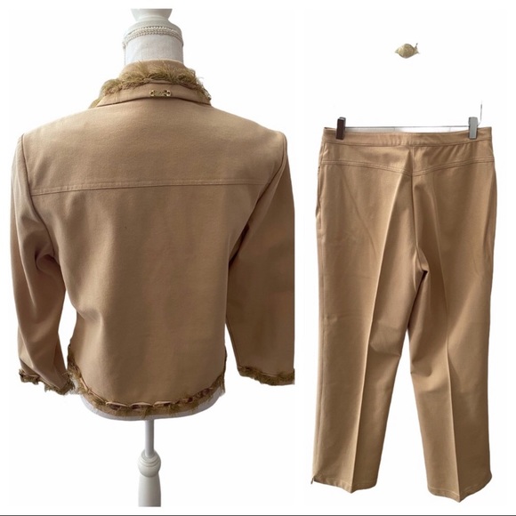 St. John Sport Khaki 2 piece fringe pant suit set - Picture 3 of 16